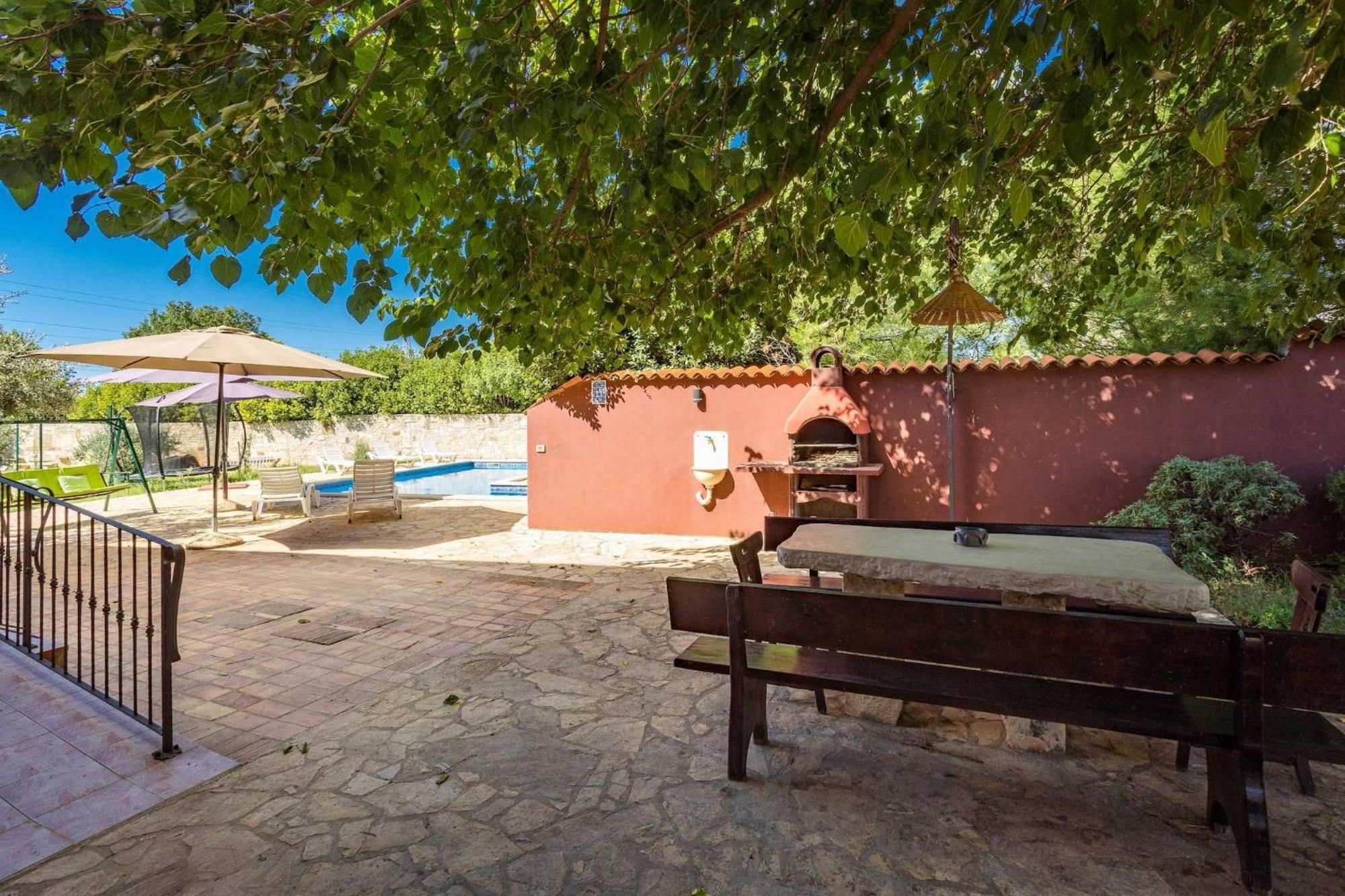 Holiday Home Pina Pula Bagian luar foto