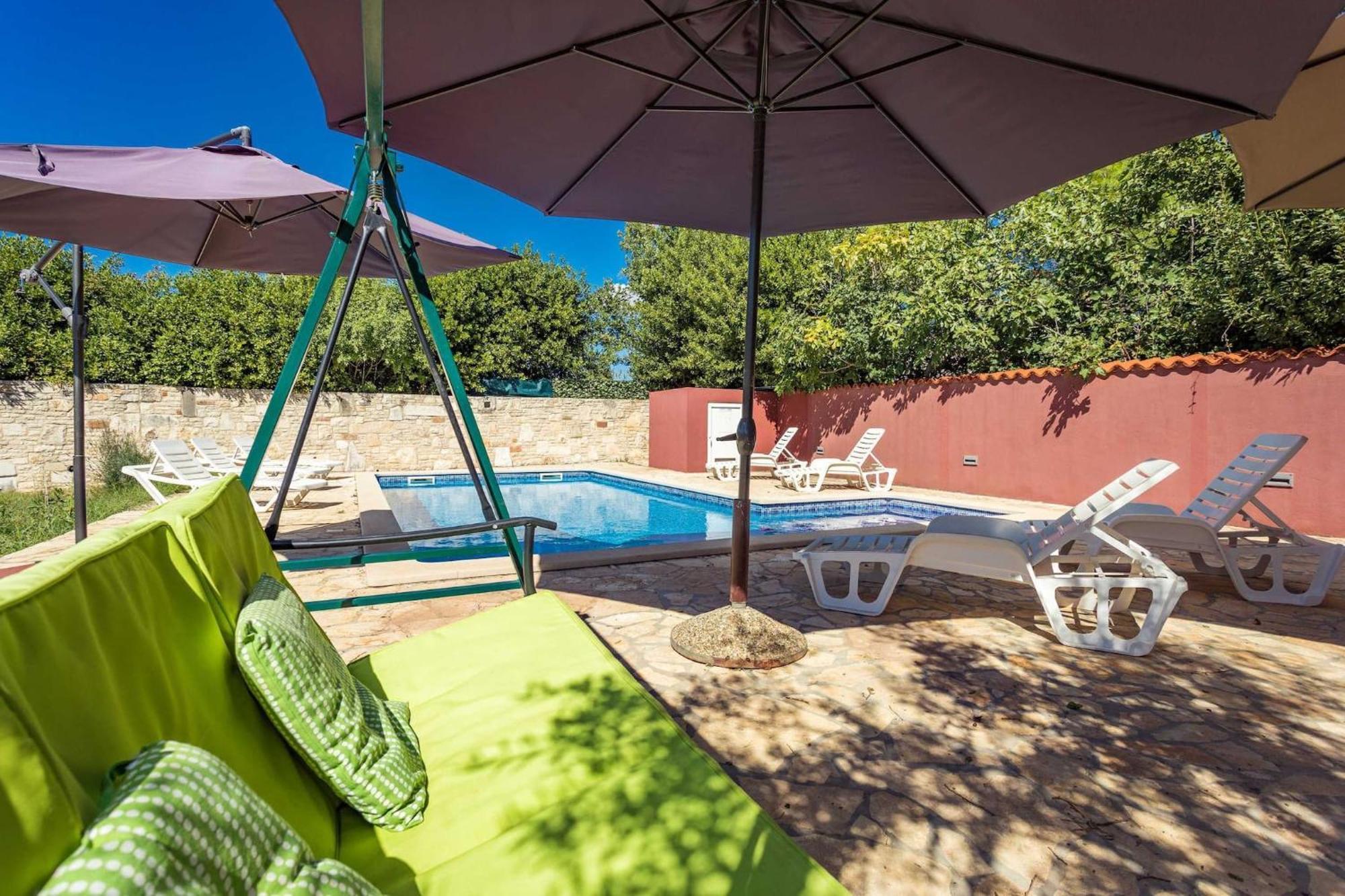 Holiday Home Pina Pula Bagian luar foto