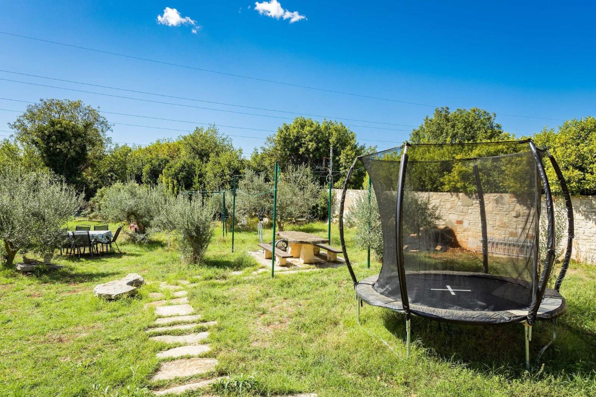 Holiday Home Pina Pula Bagian luar foto